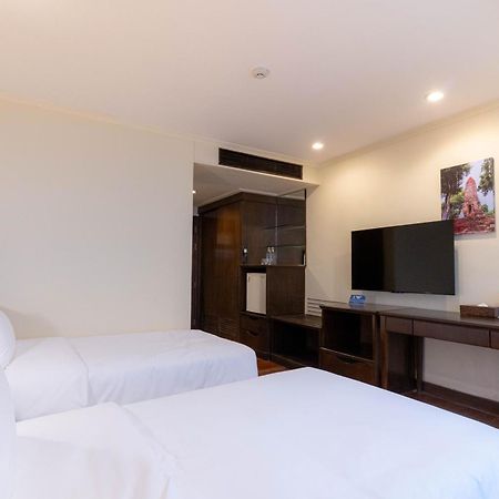 Journeyhub Sukhumvit 26, Bangkok - Formerly St James Hotel Eksteriør bilde