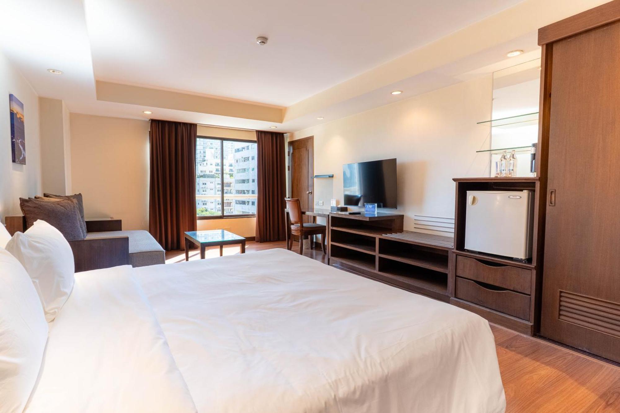 Journeyhub Sukhumvit 26, Bangkok - Formerly St James Hotel Eksteriør bilde