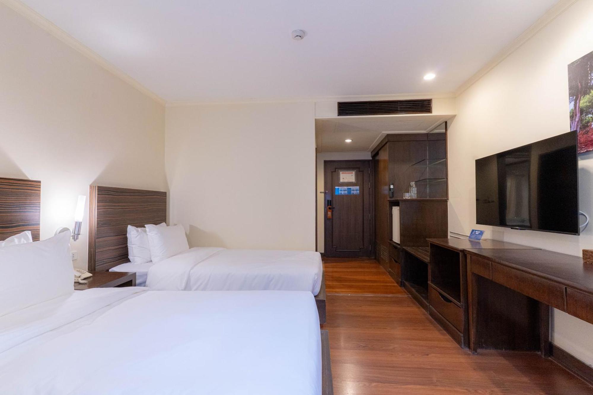Journeyhub Sukhumvit 26, Bangkok - Formerly St James Hotel Eksteriør bilde