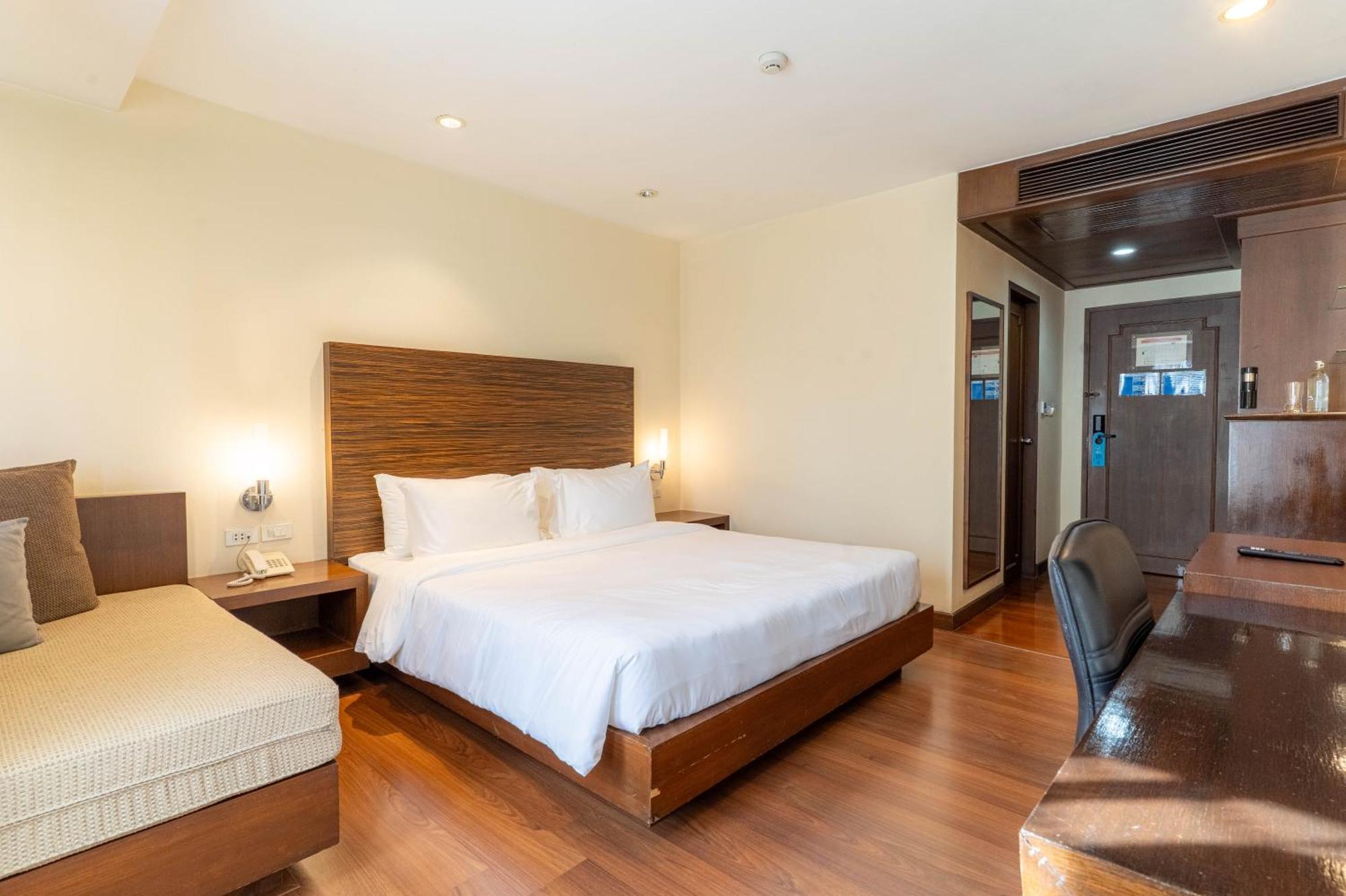 Journeyhub Sukhumvit 26, Bangkok - Formerly St James Hotel Eksteriør bilde