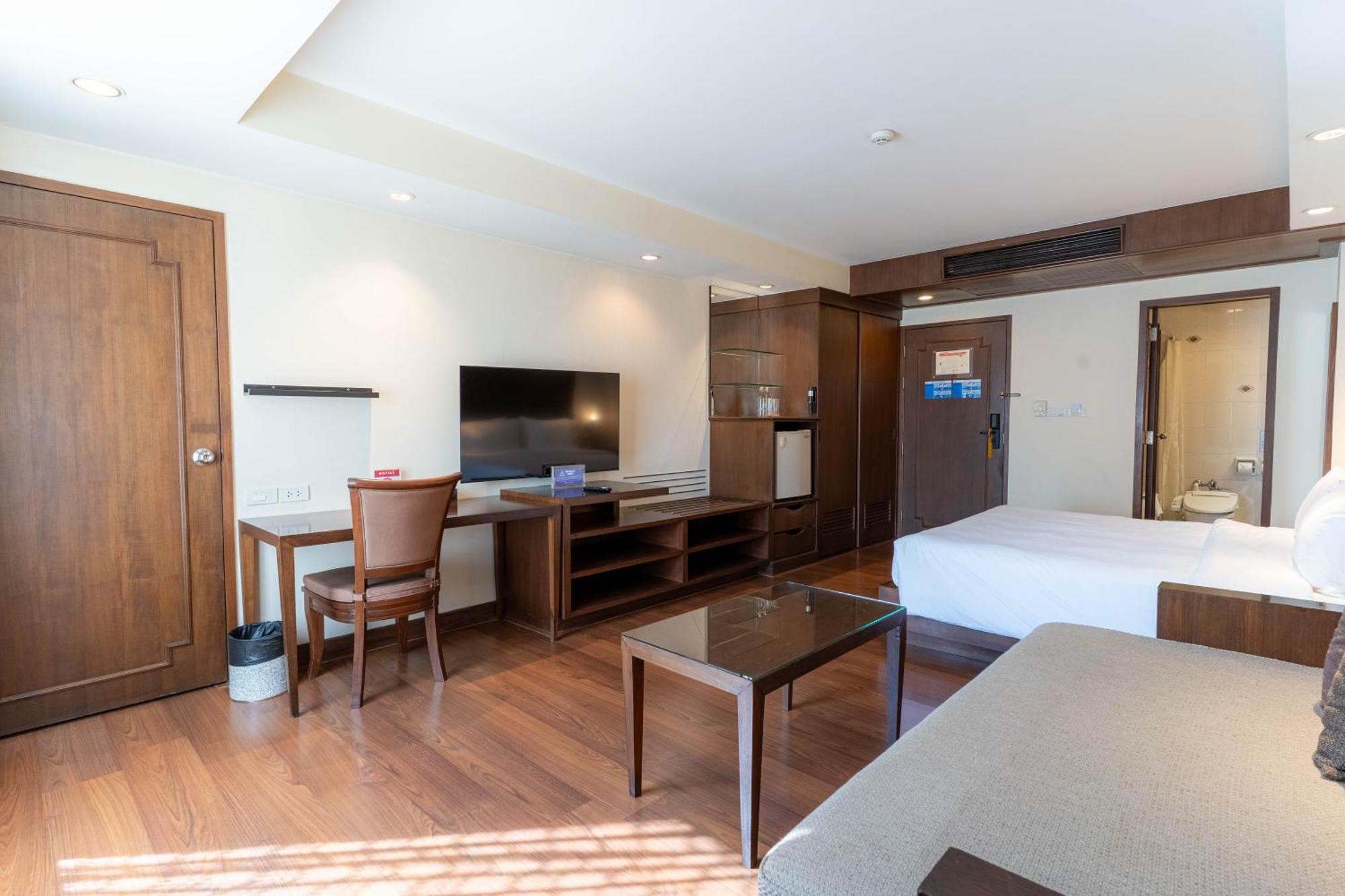 Journeyhub Sukhumvit 26, Bangkok - Formerly St James Hotel Eksteriør bilde