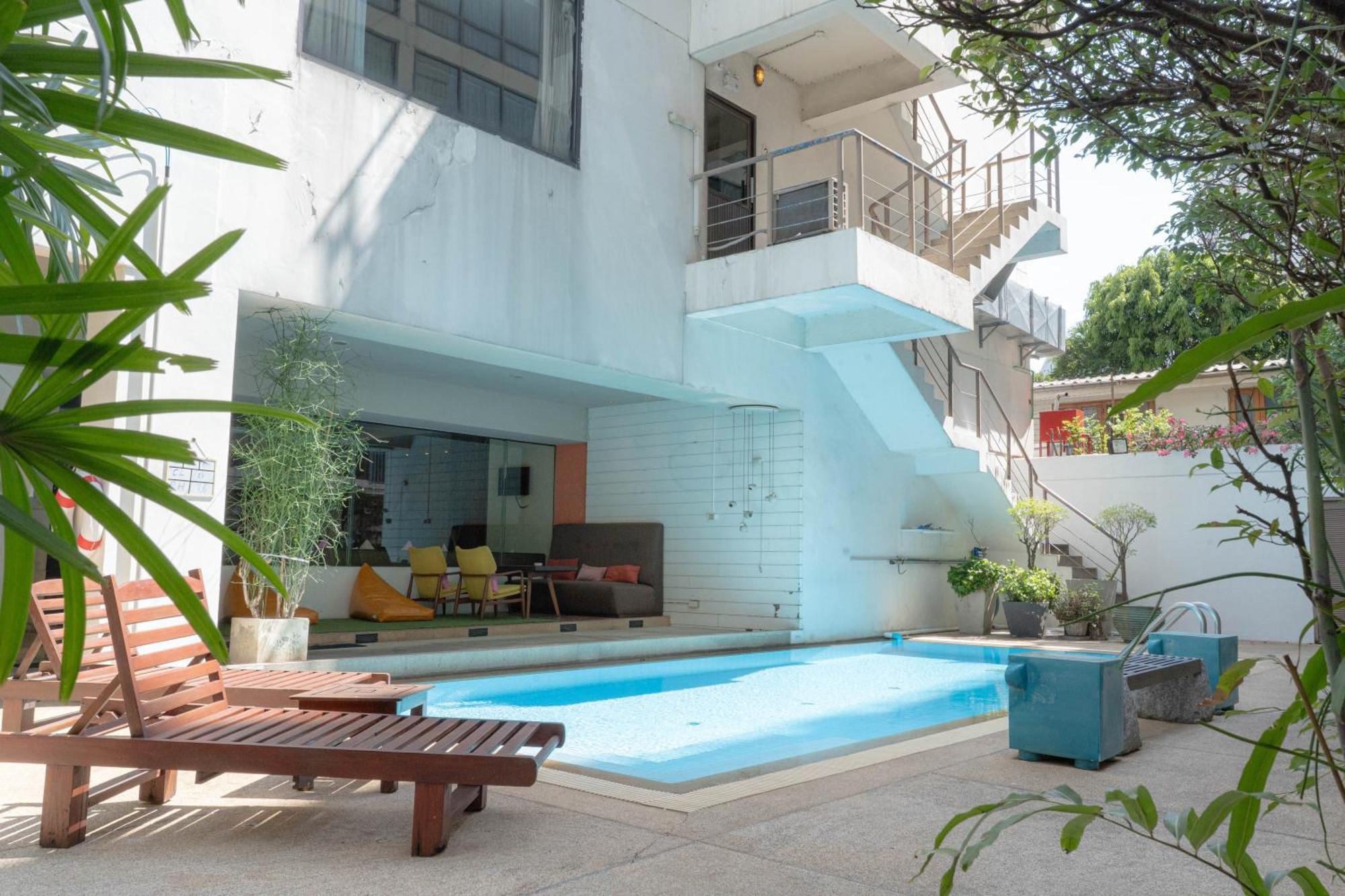 Journeyhub Sukhumvit 26, Bangkok - Formerly St James Hotel Eksteriør bilde
