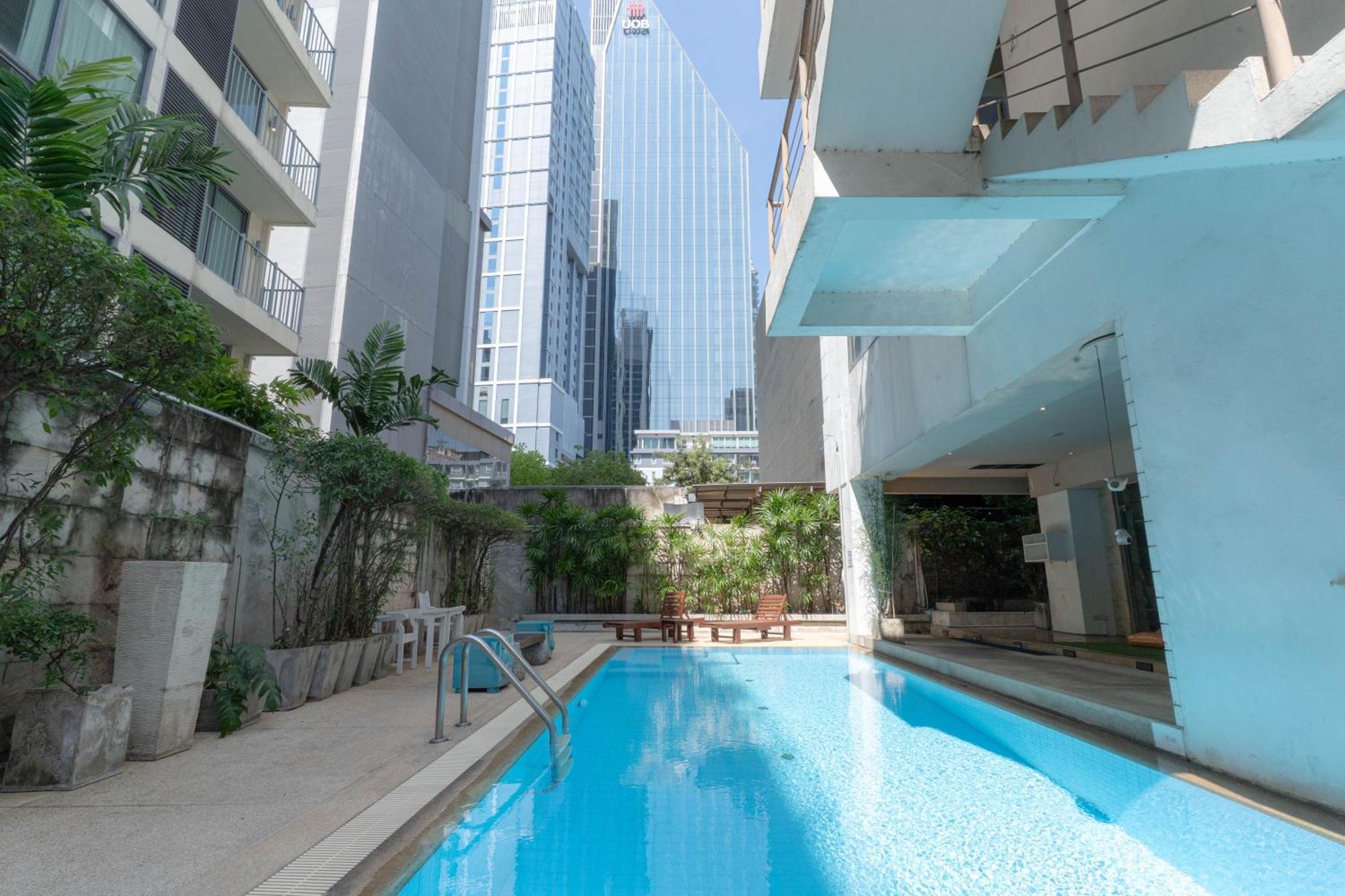 Journeyhub Sukhumvit 26, Bangkok - Formerly St James Hotel Eksteriør bilde