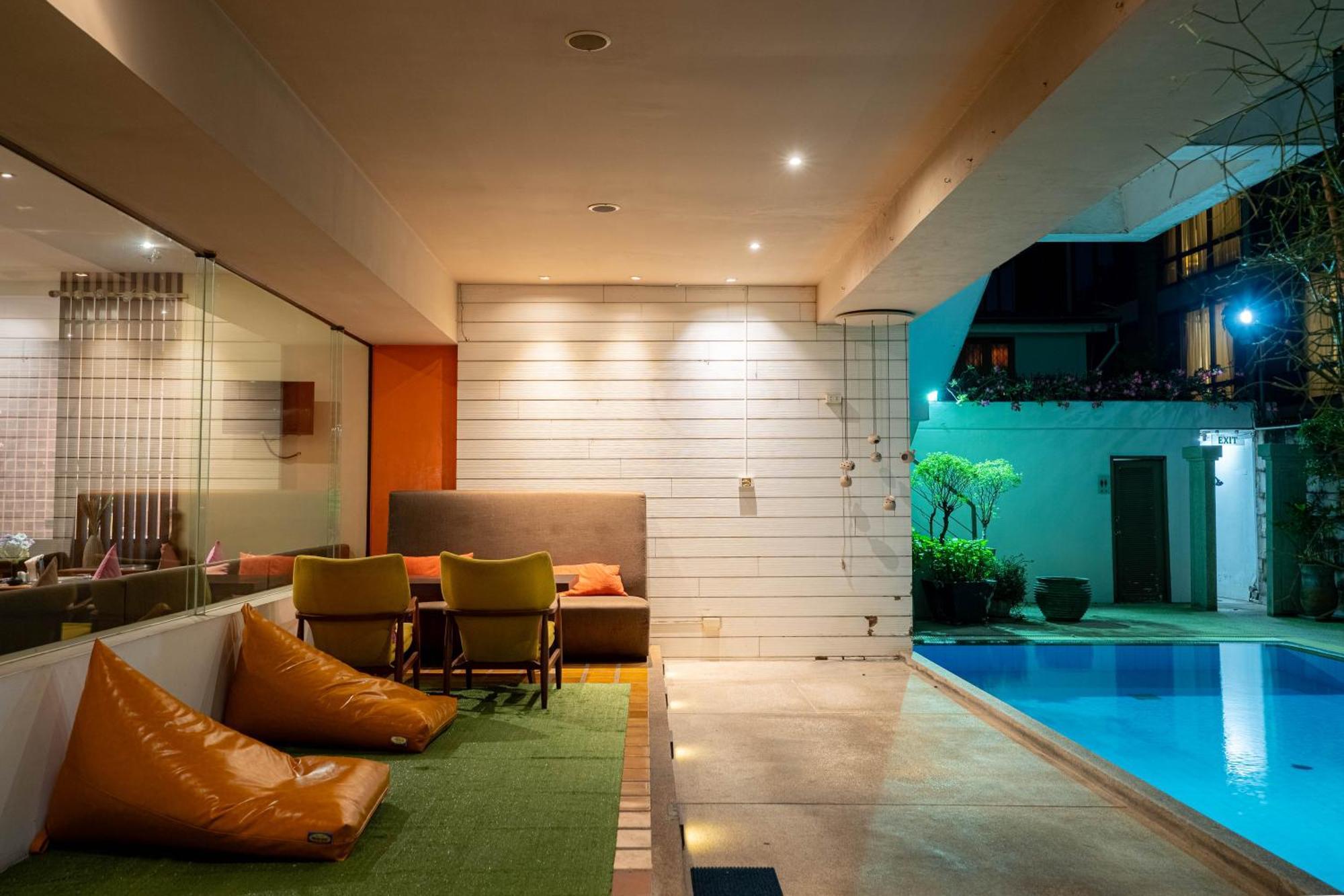 Journeyhub Sukhumvit 26, Bangkok - Formerly St James Hotel Eksteriør bilde