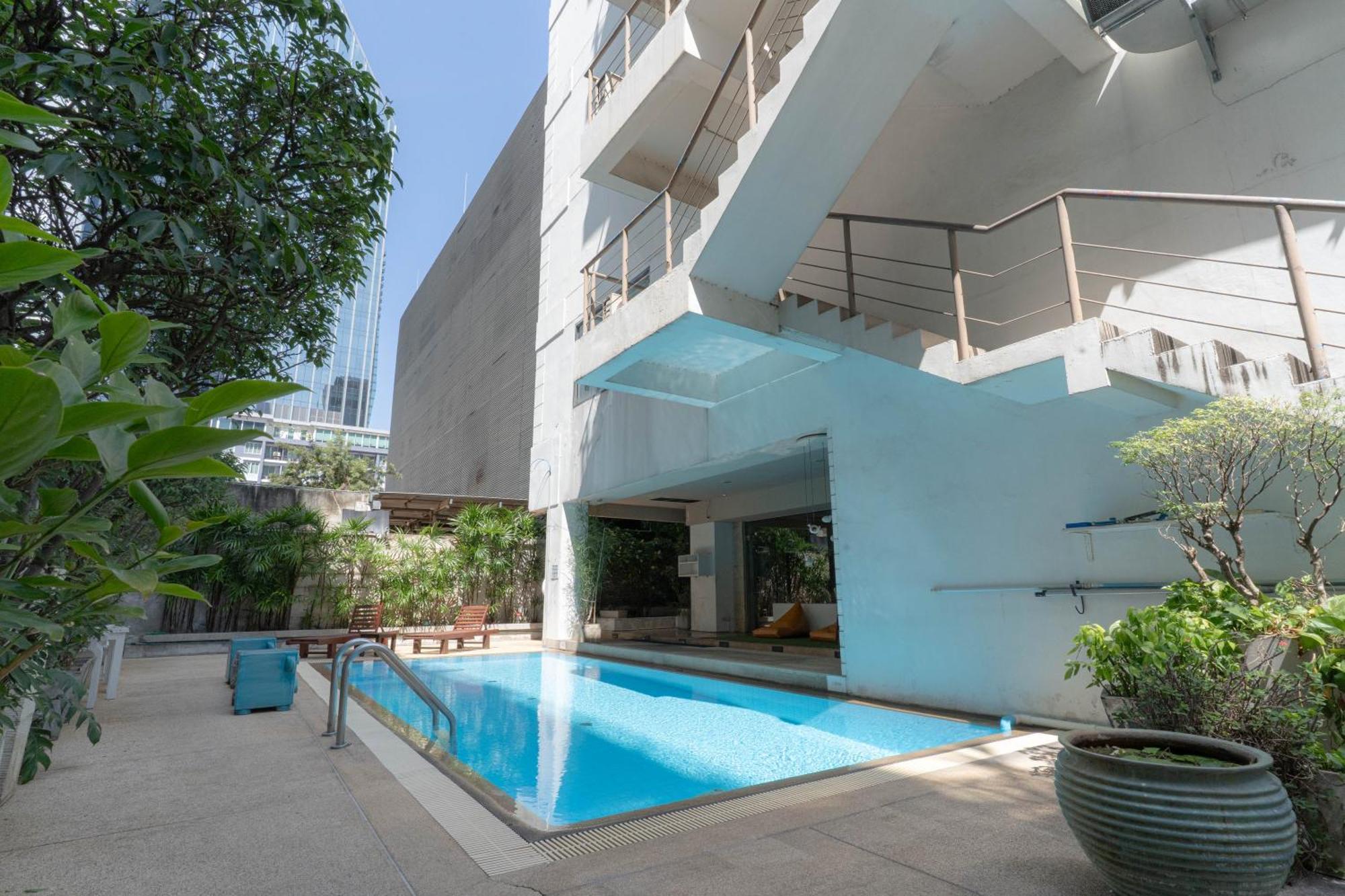 Journeyhub Sukhumvit 26, Bangkok - Formerly St James Hotel Eksteriør bilde