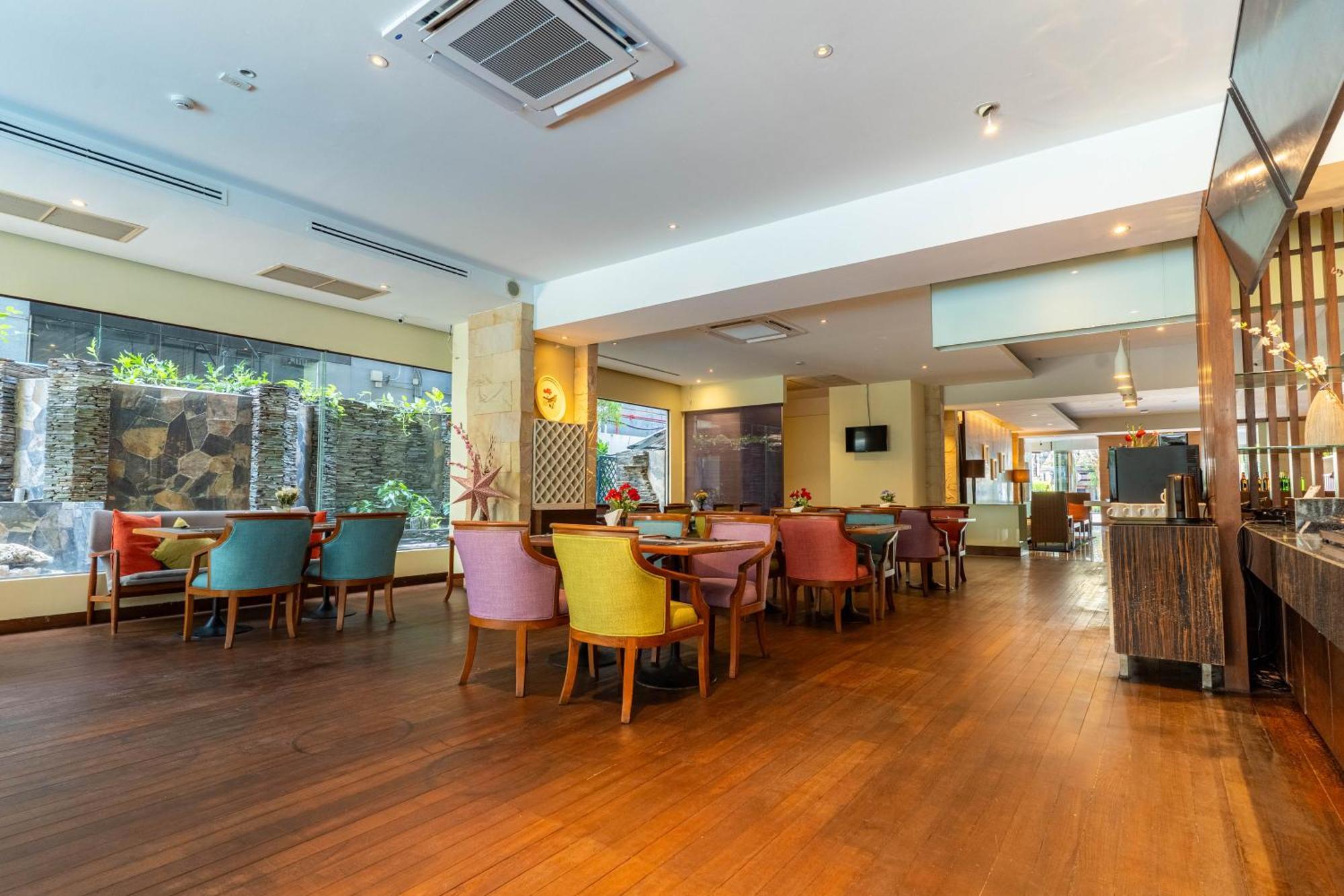 Journeyhub Sukhumvit 26, Bangkok - Formerly St James Hotel Eksteriør bilde