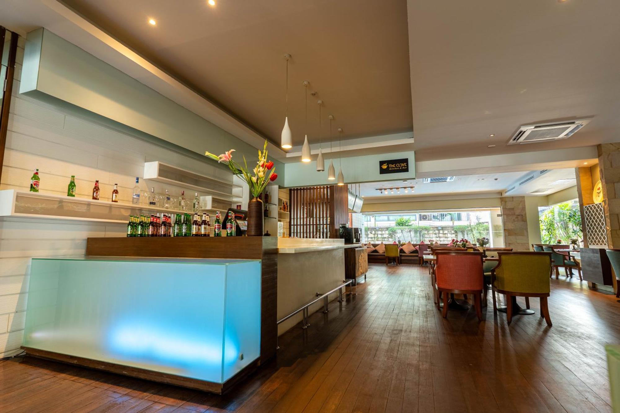 Journeyhub Sukhumvit 26, Bangkok - Formerly St James Hotel Eksteriør bilde